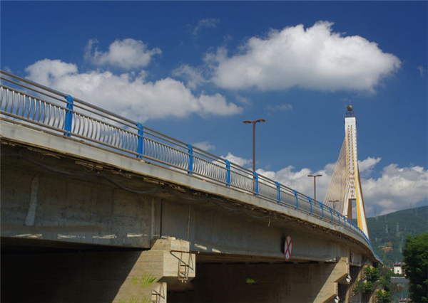 吉林304不锈钢桥梁护栏：安全、耐用与美观的完美结合